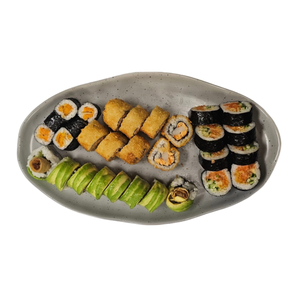 Bateau à sushis assortis Kyoto 4 rouleaux (33 pièces)